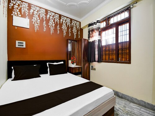 Collection O Transport Nagar Metro Station