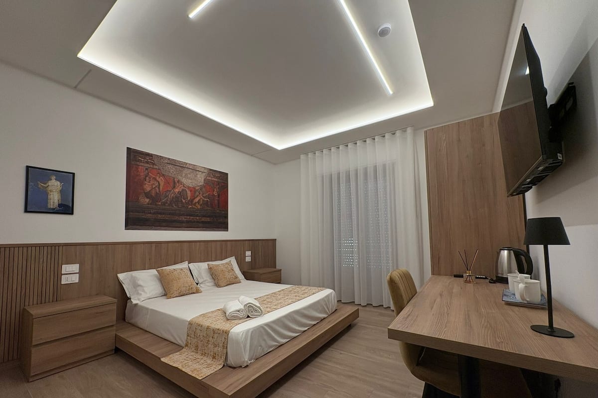 Deluxe Double Room, Balcony | In-room safe, blackout drapes, free WiFi
