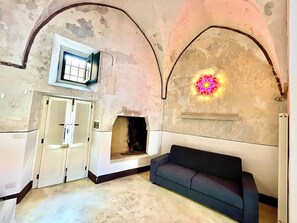 TV, fireplace - Aquaterræ Salento house with hydromassage pool,5 min from the beach of Gallipoli (Alezio)