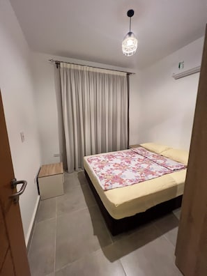 2 bedrooms, bed sheets