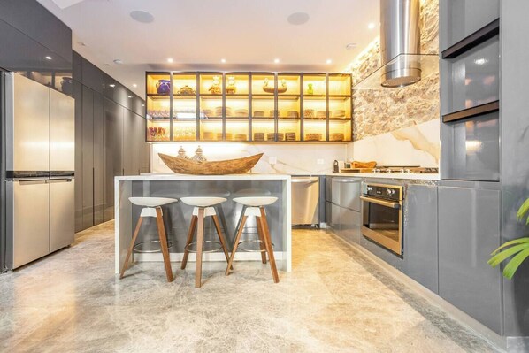 Microwave, oven, stovetop, dishwasher