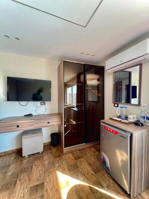 Superior Double Room, Balcony, Mountain View | In-room safe, soundproofing, free WiFi - Imperial Pyramids Heights View (Giza)