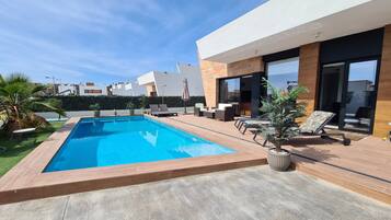 Villa | Pool | Indoor pool, outdoor pool