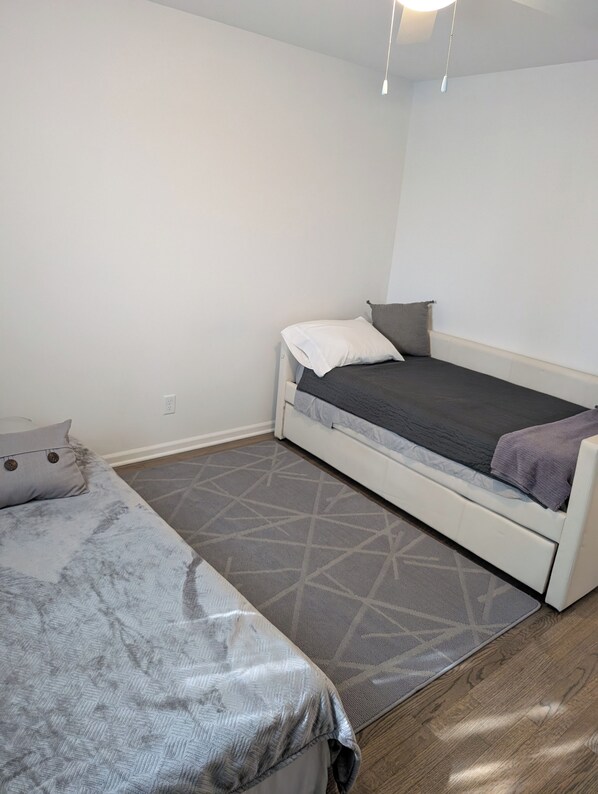2 bedrooms, iron/ironing board, WiFi, bed sheets