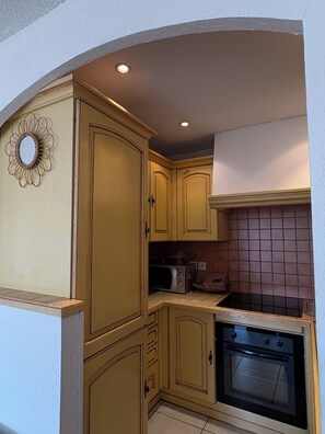 Private kitchen - Apartment Frejus, 600 m from the beach (FREJUS)
