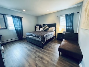 5 bedrooms, desk, iron/ironing board, free WiFi