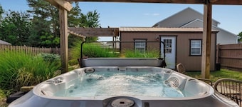 Clean,Cozy &Updated Home with Jacuzzi, Fenced in yard, BarShed, Firepit & MORE!