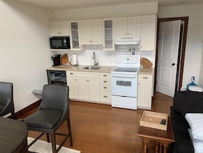 Microwave, oven, stovetop, dishwasher