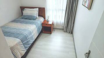 3 slaapkamers, een strijkplank/strijkijzer, wifi, beddengoed