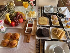 Free daily buffet breakfast  - Sahara dunes Luxury Camp  (Merzouga)