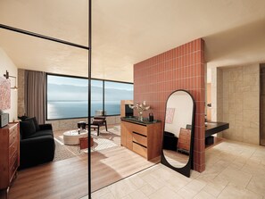 Cubrecamas y artículos del minibar gratis 