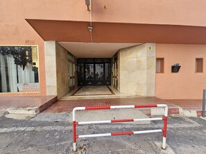 Apartment | Reception