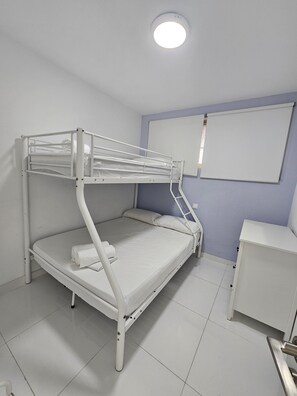 アパートメント | 3 室のベッドルーム、アイロン / アイロン台