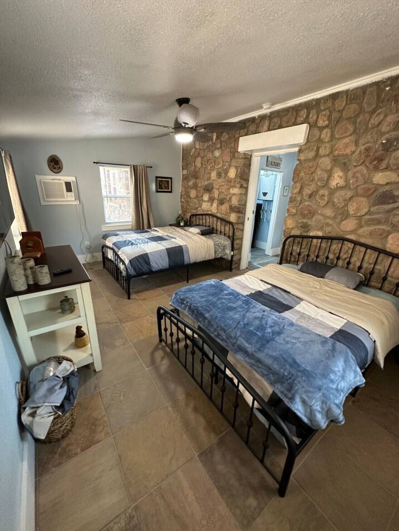 3 bedrooms, travel crib, free WiFi, bed sheets