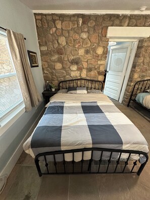 3 bedrooms, travel cot, free WiFi, bed sheets