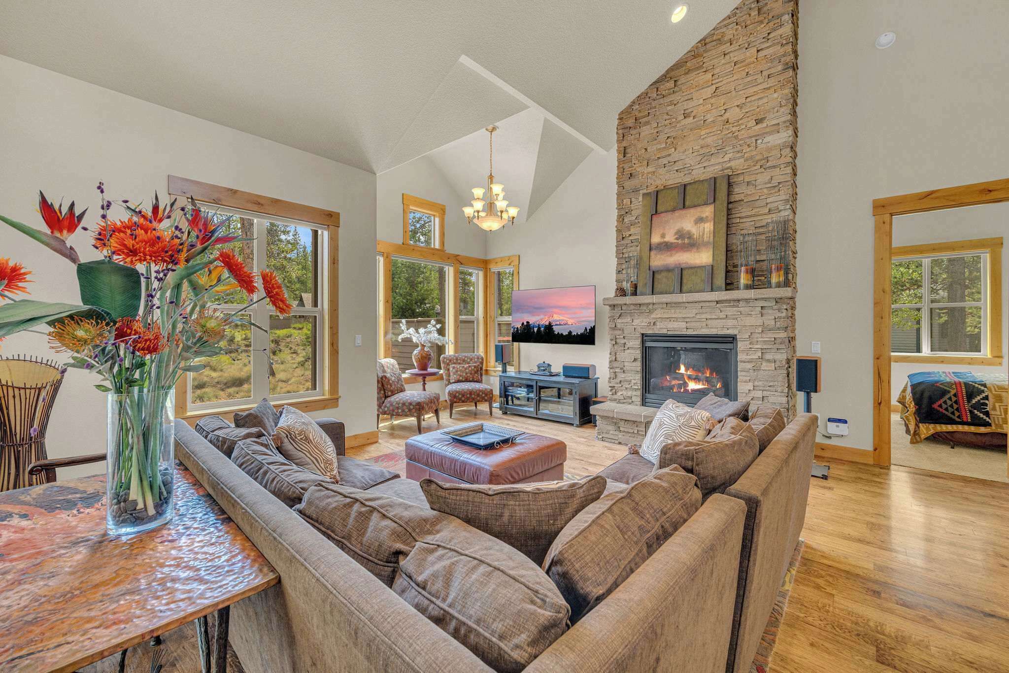 Télévision, cheminée