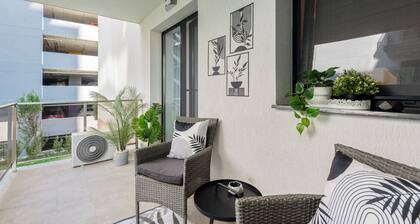 Giella Studio in Pallady, Sector 3 Near Metro