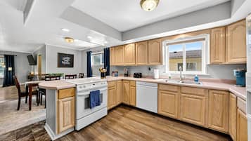 Microwave, oven, stovetop, dishwasher