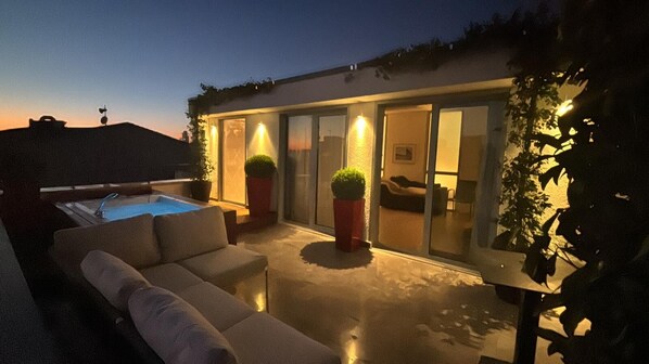 Signature Suite, Sea View | Teres/patio