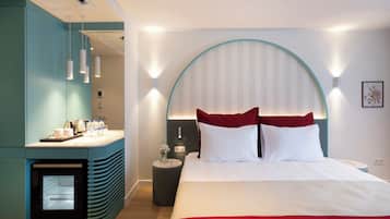 King Room with Kitchenette | In-room safe, laptop workspace, free WiFi