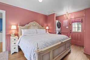 1 bedroom, desk, WiFi (free), bed sheets