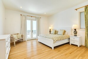 5 bedrooms, iron/ironing board, free WiFi, bed sheets