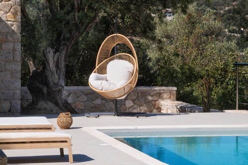 Orraon Luxury Villa  
Unique panoramic view with infinity pool- 3 km from Lefkas