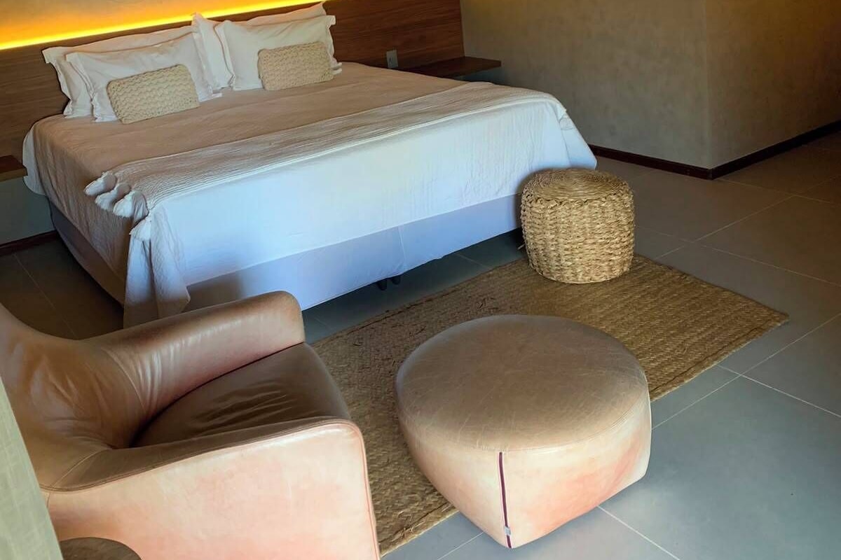 SUÍTE MASTER com banheira de hidromassagem | Desk, soundproofing, WiFi (free), bed sheets