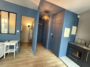 Comfort Quadruple Room | Private kitchen