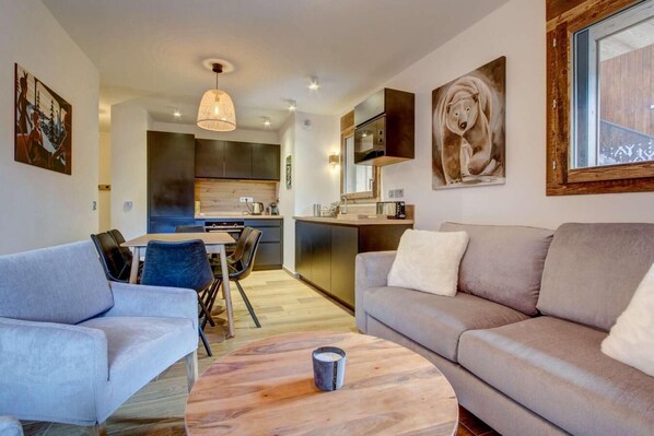 Living area - 270m from resort center, 1st floor, tv, 50m², Morzine (Morzine)