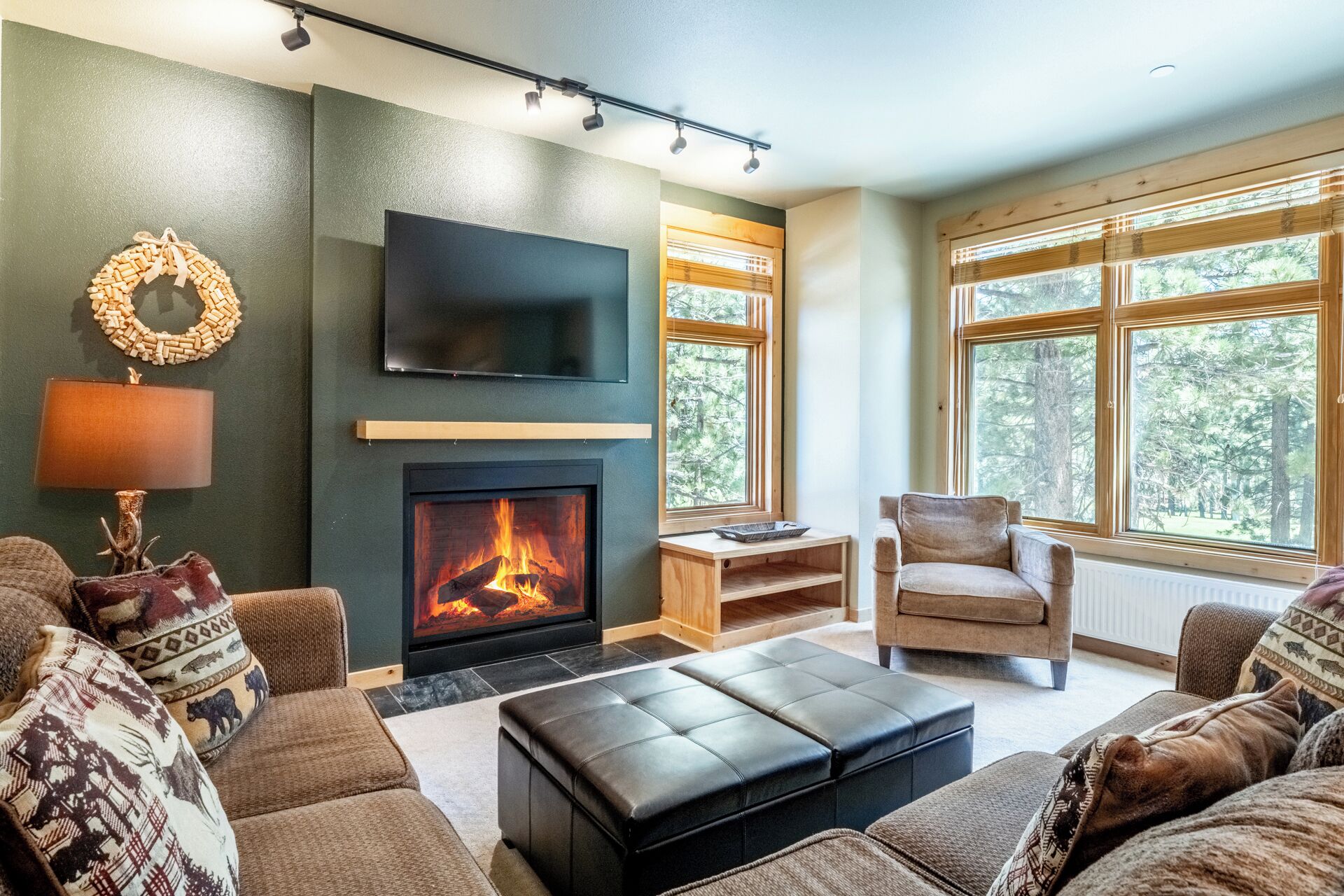 Smart-tv en een open haard