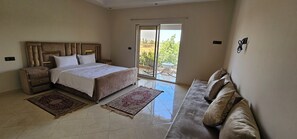 8 室のベッドルーム、アイロン / アイロン台、WiFi、ベッドシーツ