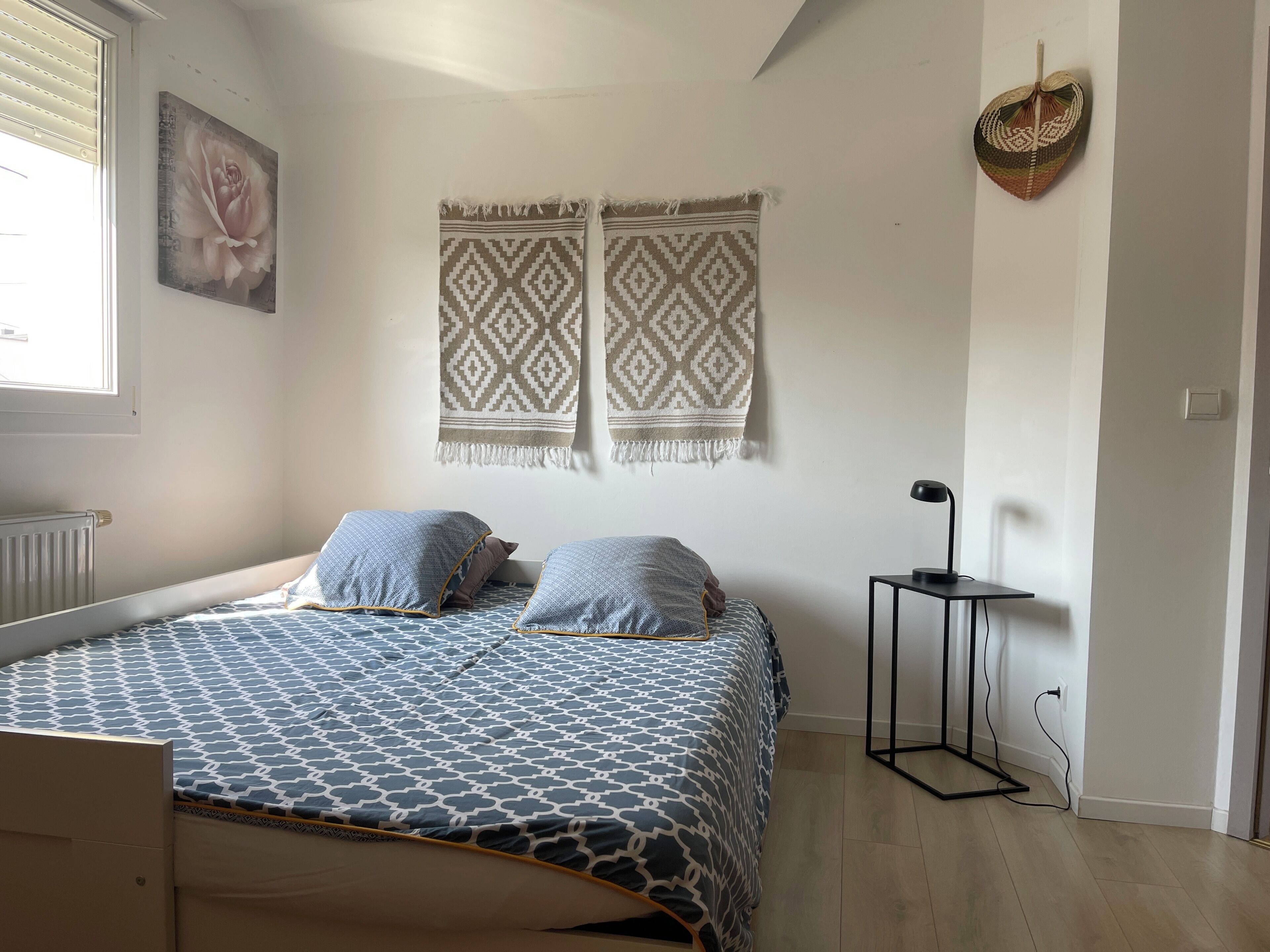 3 室のベッドルーム、WiFi、ベッドシーツ