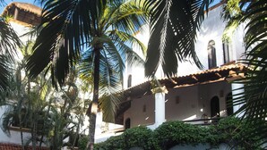 Exterior - Stylish Condo with Rooftop Terrace in the Heart of Playa Walk to Beach & 5th Ave (PLAYA DEL CARMEN)