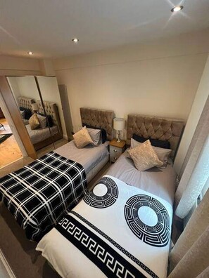 3 chambres, accès au Wi-Fi (inclus), literie fournie