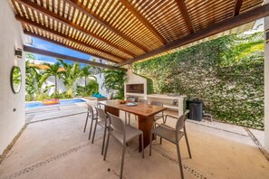 Outdoor dining - Casa Kinam | Chic 4BR Villa w/ Pool in La Veleta (Tulum)