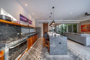 Fridge, microwave, oven, coffee/tea maker