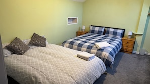 3 bedrooms, iron/ironing board, WiFi, bed sheets