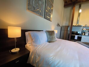 Iron/ironing board, free WiFi, bed sheets