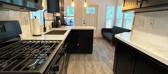 Tiny Home with AC at Yosemite Gateway