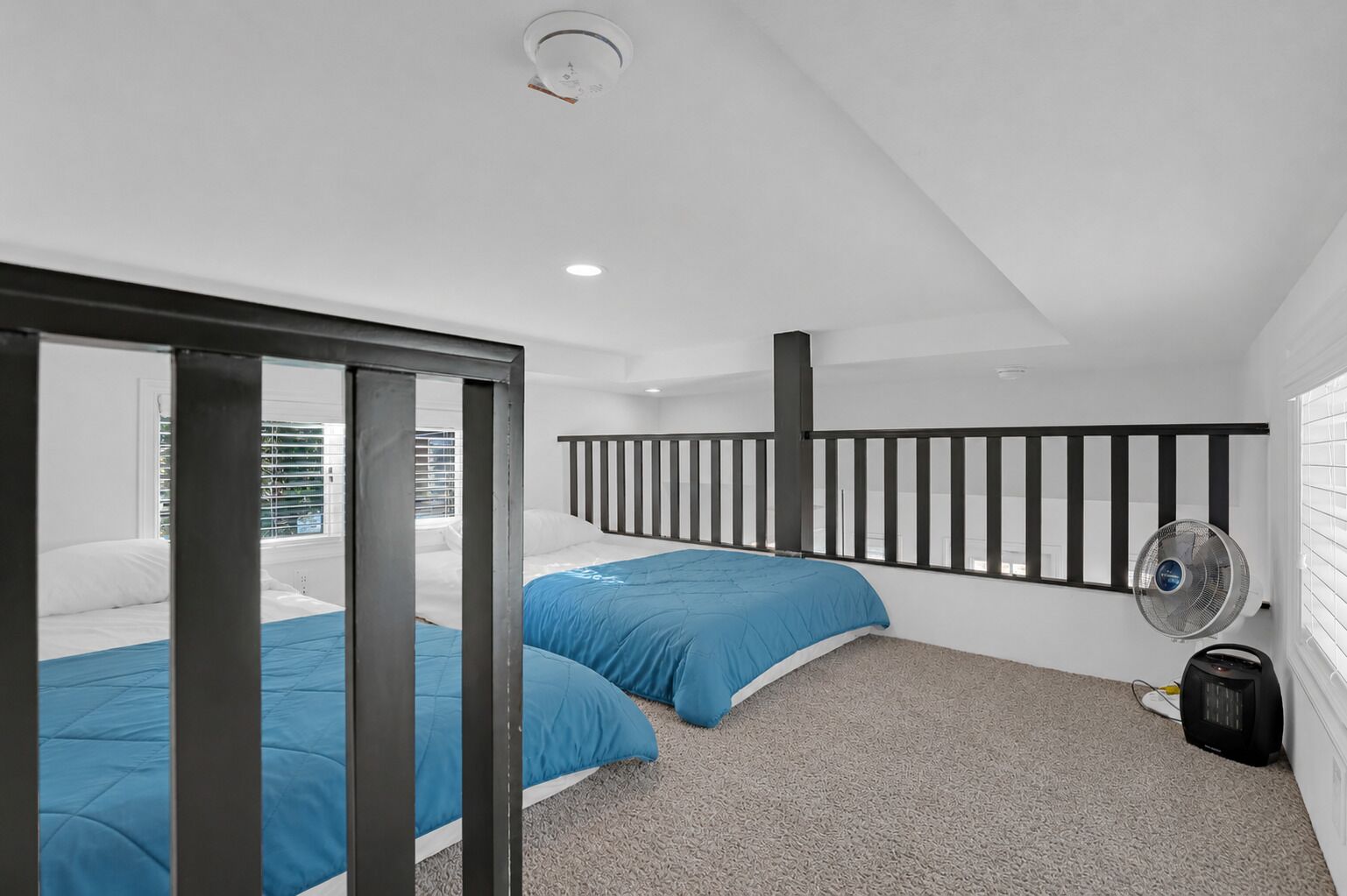 3 bedrooms, bed sheets