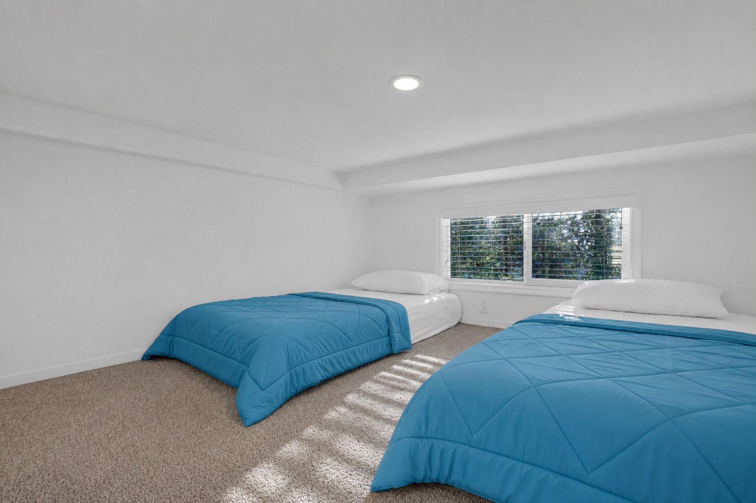 3 bedrooms, bed sheets