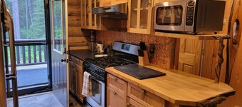 Wilderness Log Home on the River,Near Ely,Up North,Lakes,Fishing,Pet Friendly