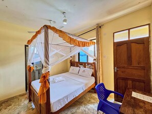 Standard Room | Desk, laptop workspace, free WiFi - Goldstone Hotel (Tiwi)