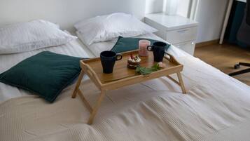 2 bedrooms, desk, iron/ironing board, free WiFi