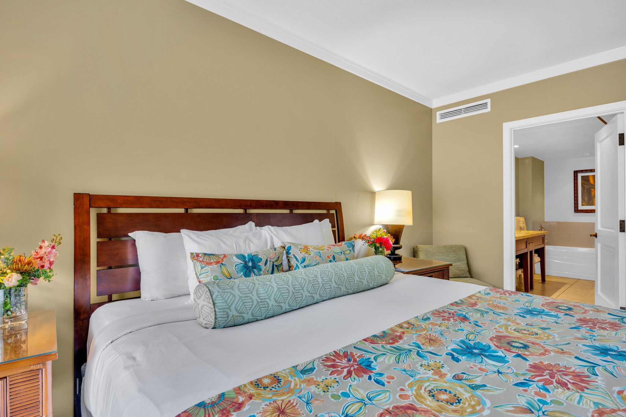 11 Schlafzimmer, Bügeleisen/Bügelbrett, Reisekinderbett