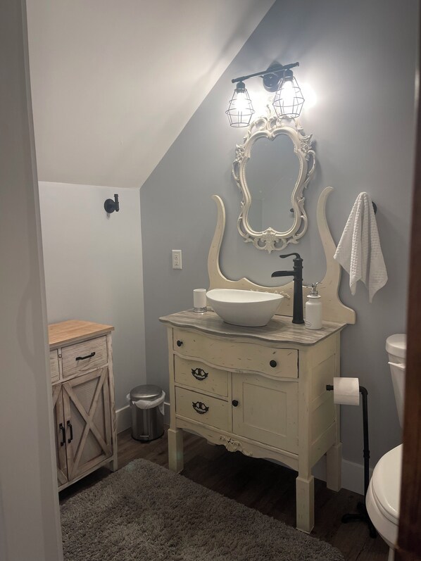 Unclassified image, 1 of 31, button