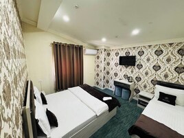 Dizüstü bilgisayar çalışma alanı, ücretsiz kablosuz İnternet 