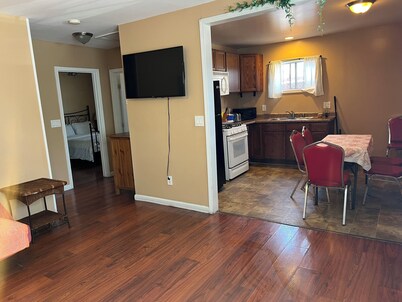 SweetHome-Close to Beaches , LA Airport &Freeway 405&105