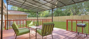 Updated 5BR Baytown Home Sleeps 12 Patio&Grill